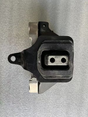 Le moteur est monté sur le moteur HYUNDAI SONATA LF OE N° 21830-C1070