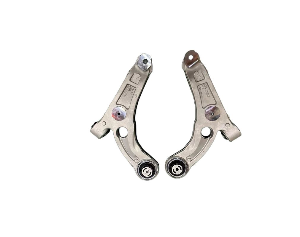 Le bras de commande avant inférieur droit n° OE 4877839AE pour la Jeep Cherokee 2014-2018 ZANETOL